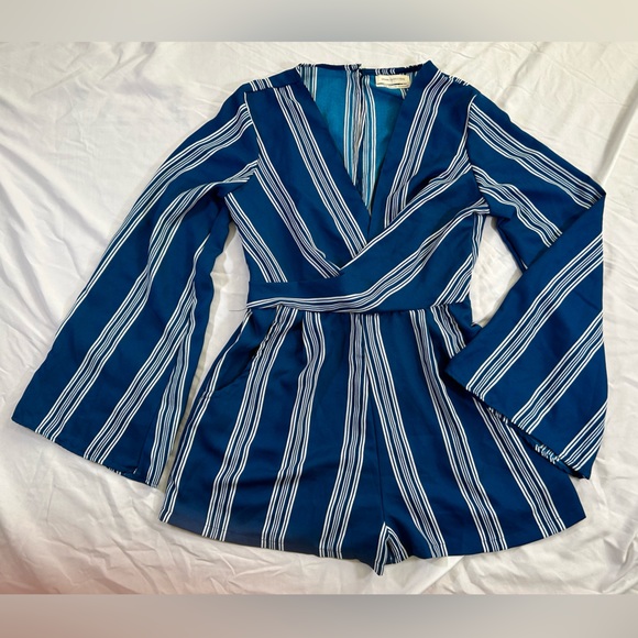 Urban Outfitters Women’s Angie Boho Romper Blue/White Long Bell Sleeve M - Picture 3 of 5